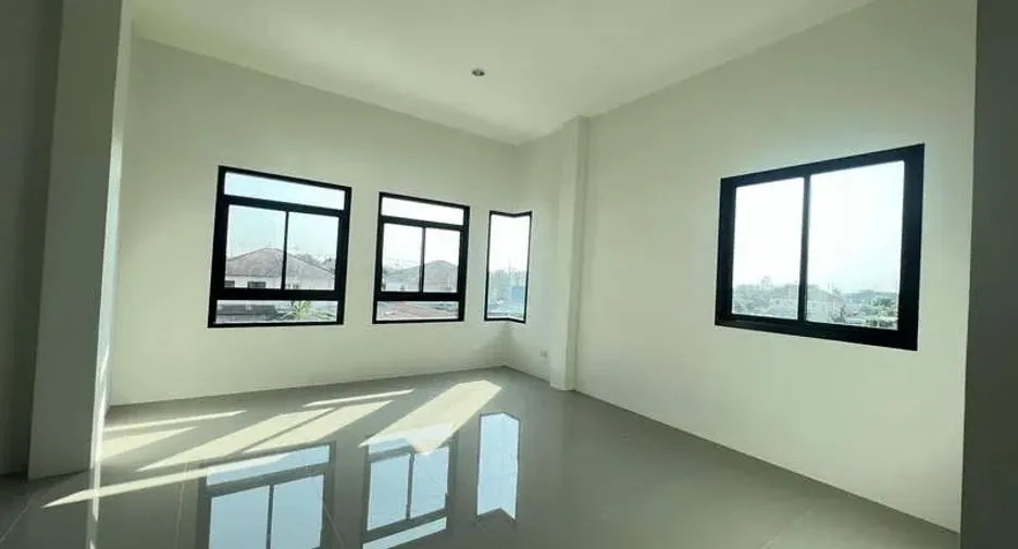 For rent and for sale warehouse in Lam Luk Ka, Pathum Thani