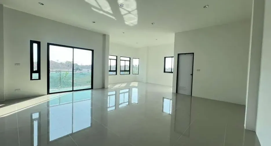 For rent and for sale warehouse in Lam Luk Ka, Pathum Thani