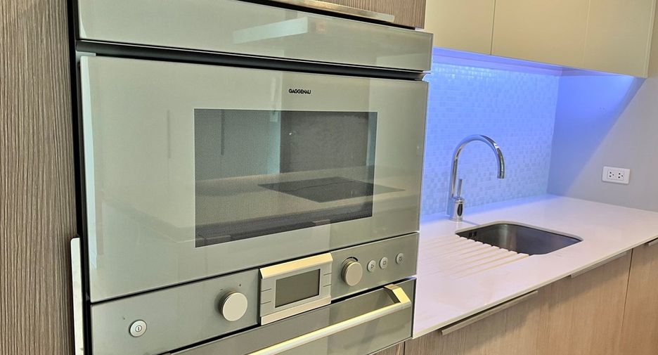 For sale 2 bedrooms condo in Pathum Wan, Bangkok