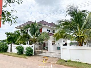 For sale 7 Beds villa in Mueang Udon Thani, Udon Thani