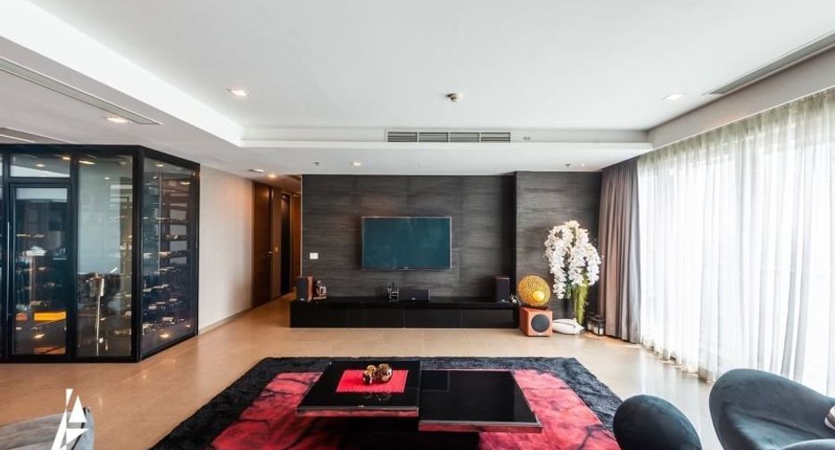Condo en venta de 3 habitaciones en Sathon, Bangkok