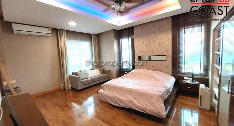 For sale 3 bedrooms house in Sattahip, Chonburi