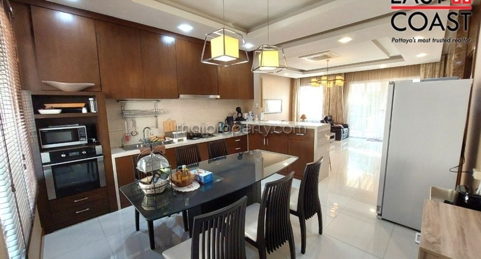 For sale 3 bedrooms house in Sattahip, Chonburi