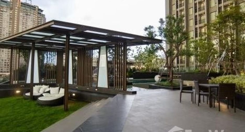 For sale 2 bed condo in Watthana, Bangkok