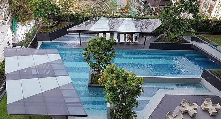 For sale 2 bed condo in Watthana, Bangkok