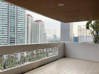 For rent 4 bed condo in Khlong Toei, Bangkok