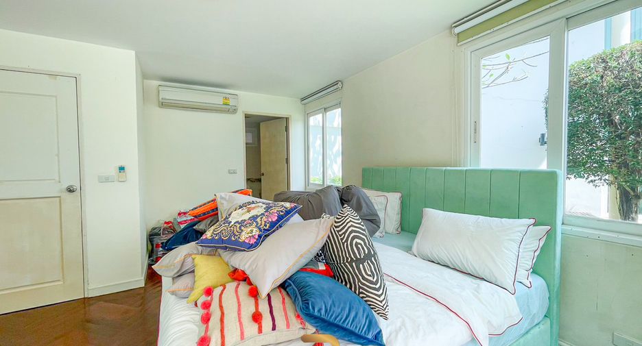 For sale 4 bedrooms condo in Hua Hin, Prachuap Khiri Khan
