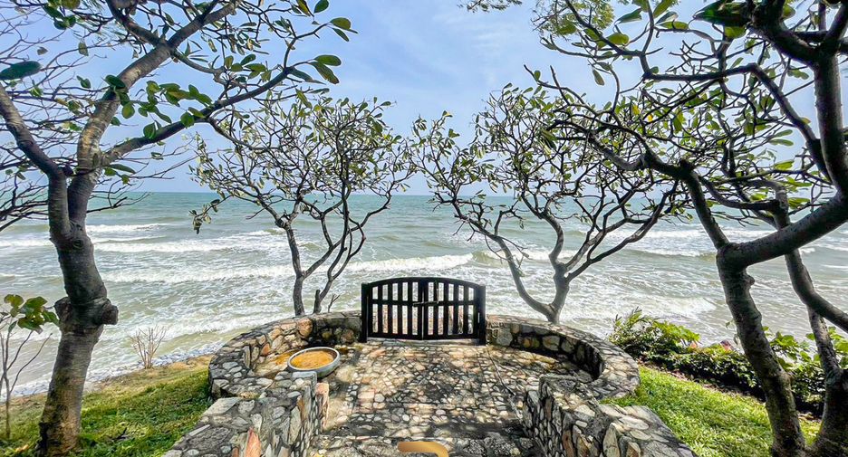 For sale 4 bedrooms condo in Hua Hin, Prachuap Khiri Khan