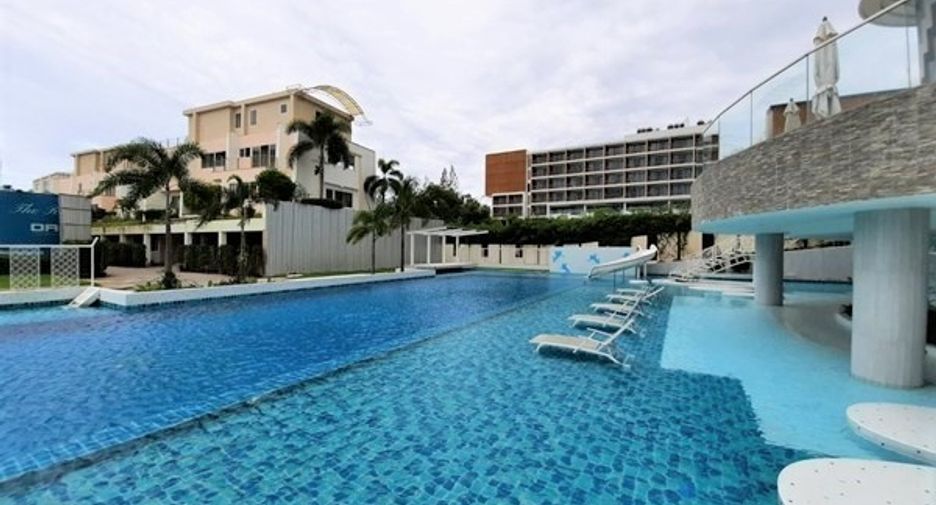 For sale 3 bedrooms condo in Jomtien, Pattaya