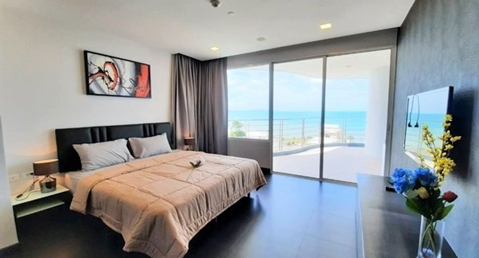 For sale 3 bedrooms condo in Jomtien, Pattaya