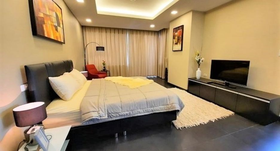 For sale 3 bedrooms condo in Jomtien, Pattaya