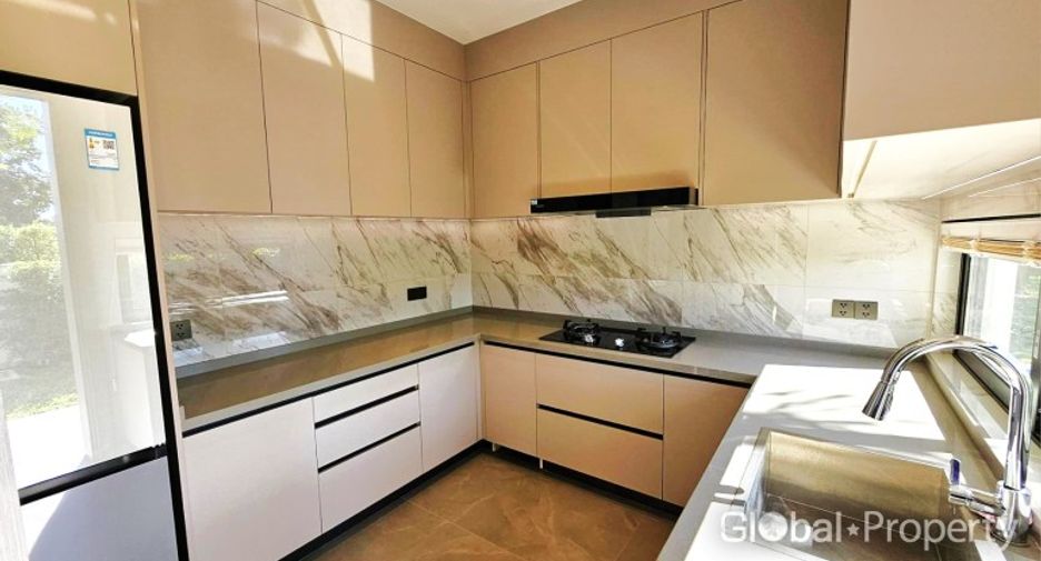 Haus zum Kauf mit 4 Zimmer in Bang Lamung, Chonburi