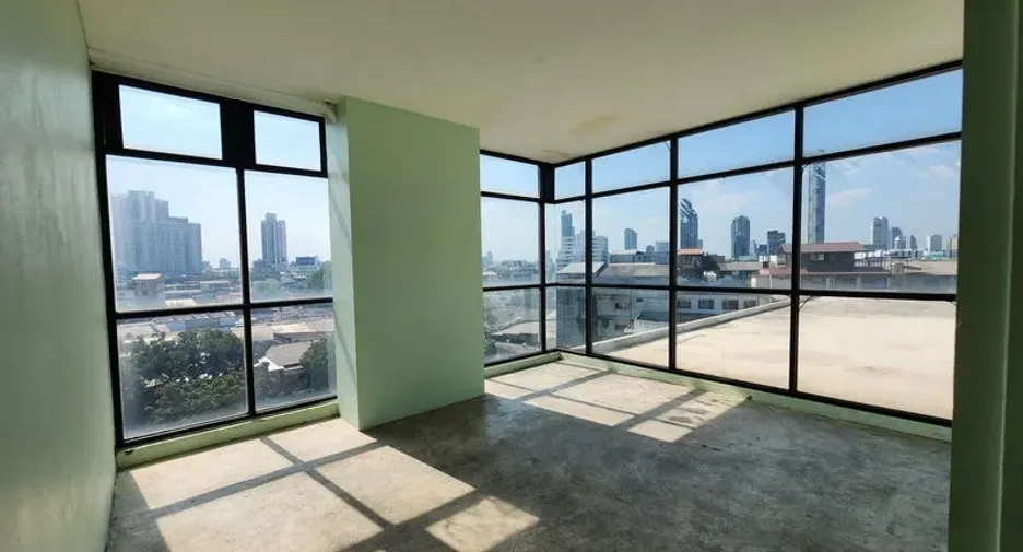 For rent retail Space in Sathon, Bangkok