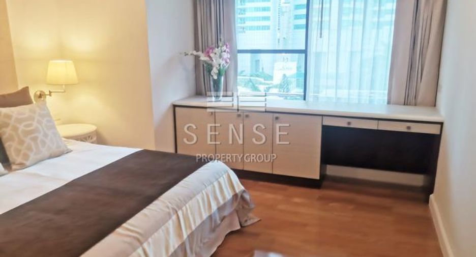 For rent 3 bedrooms condo in Khlong Toei, Bangkok
