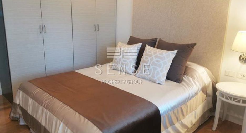 For rent 3 bedrooms condo in Khlong Toei, Bangkok