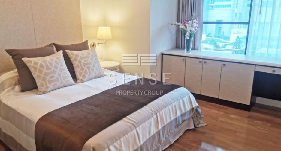 For rent 3 bedrooms condo in Khlong Toei, Bangkok