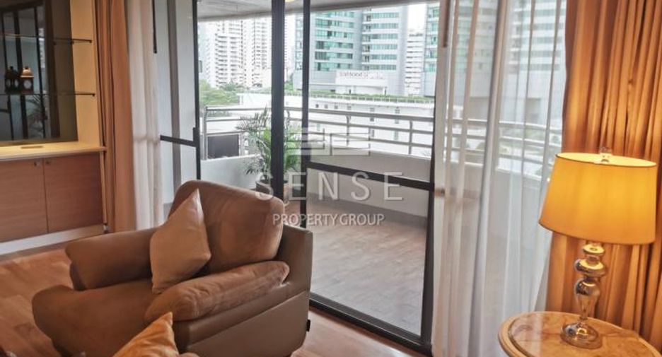 For rent 3 bedrooms condo in Khlong Toei, Bangkok