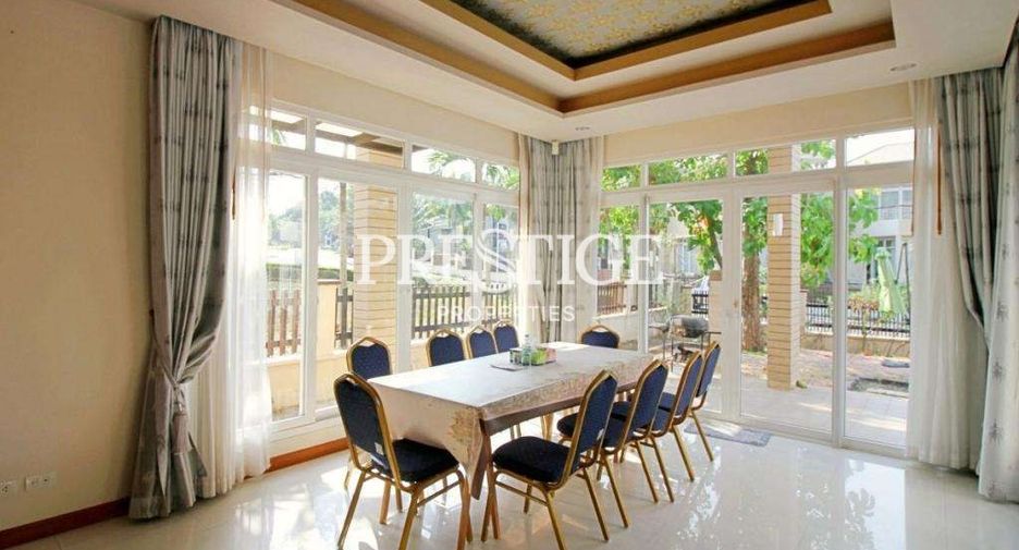 For sale 4 bedrooms house in Sattahip, Chonburi
