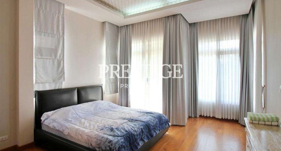 For sale 4 bedrooms house in Sattahip, Chonburi