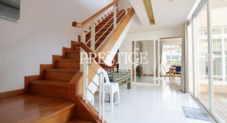 For sale 4 bedrooms house in Sattahip, Chonburi