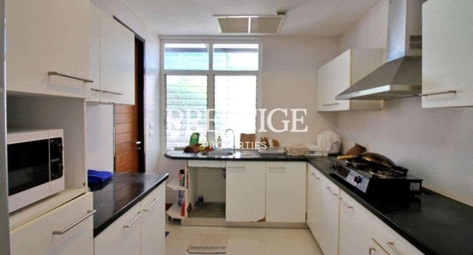 For sale 4 bedrooms house in Sattahip, Chonburi