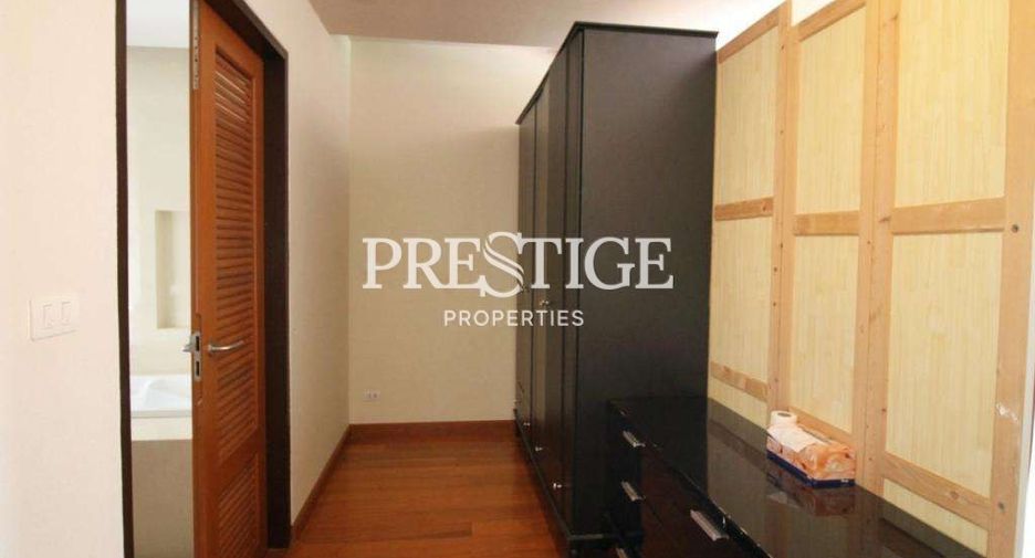 For sale 4 bedrooms house in Sattahip, Chonburi