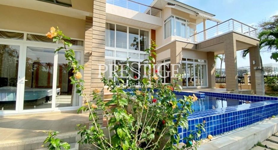 For sale 4 bedrooms house in Sattahip, Chonburi