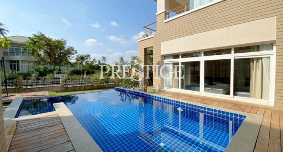 For sale 4 bedrooms house in Sattahip, Chonburi
