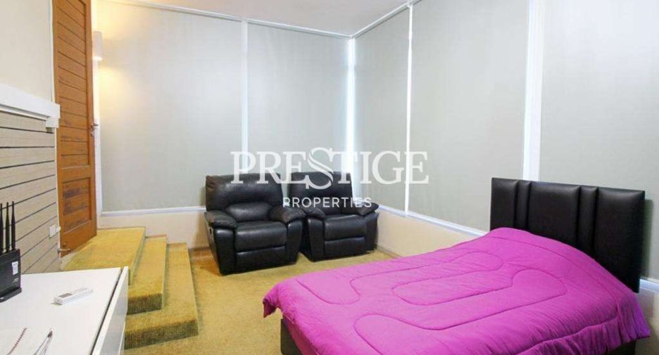 For sale 4 bedrooms house in Sattahip, Chonburi