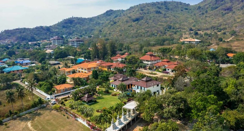 For sale 6 bedrooms house in Hua Hin, Prachuap Khiri Khan