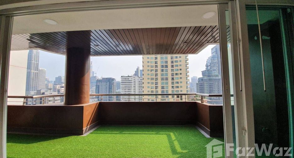 For rent 3 bed condo in Watthana, Bangkok