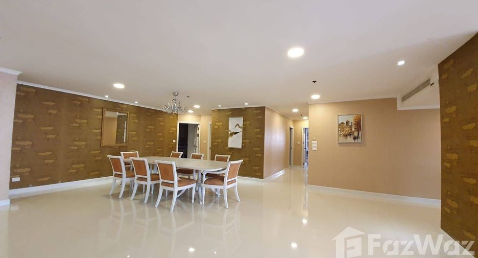 For rent 3 bed condo in Watthana, Bangkok