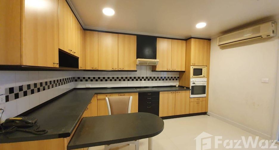 For rent 3 bed condo in Watthana, Bangkok