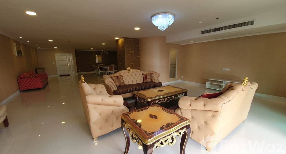 For rent 3 bed condo in Watthana, Bangkok