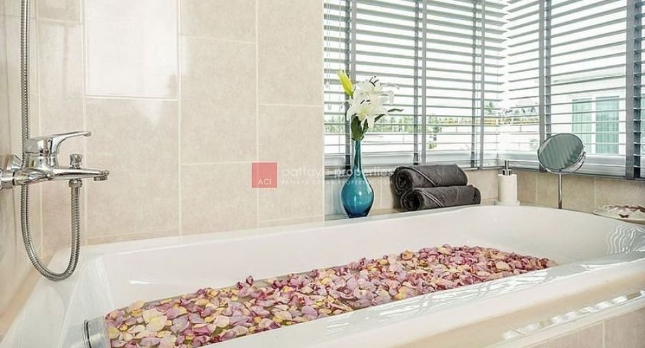 For sale 5 bedrooms house in Bang Lamung, Chonburi