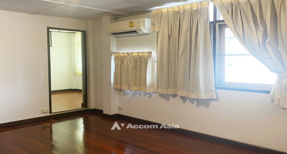 For rent and for sale 3 bed house in Khlong Toei, Bangkok