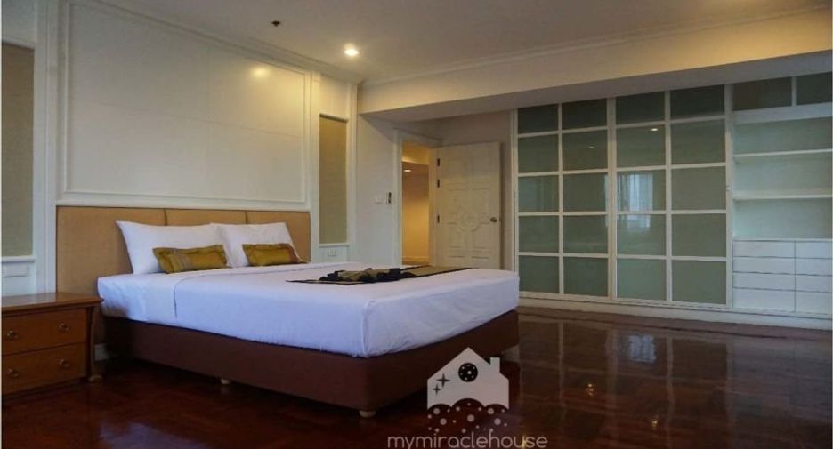 For rent 6 Beds apartment in Watthana, Bangkok