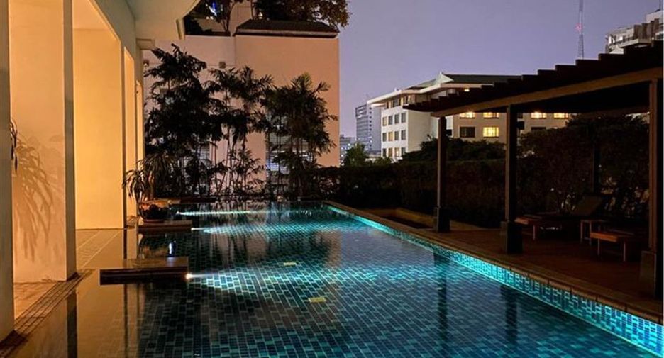 For rent 2 bedrooms condo in Pathum Wan, Bangkok