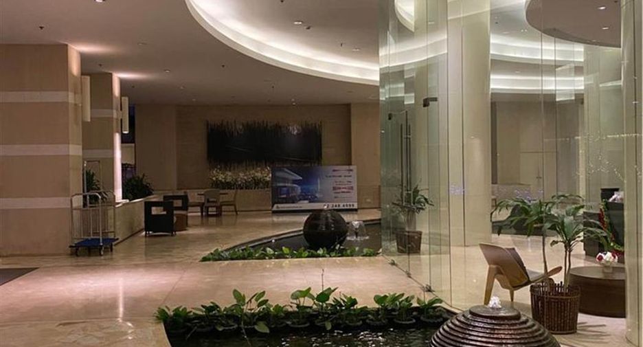 For rent 2 bedrooms condo in Pathum Wan, Bangkok