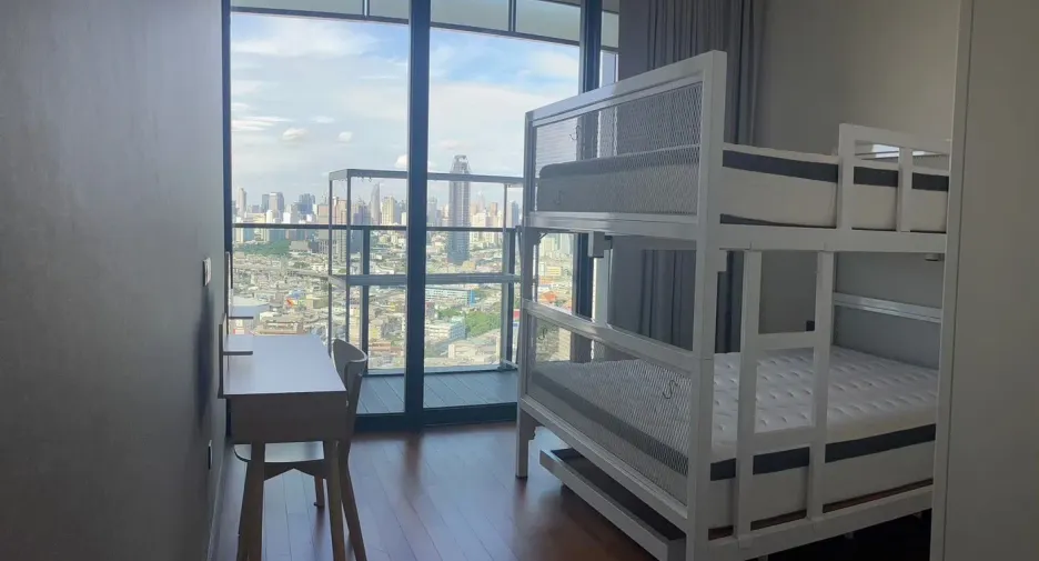 For sale 3 bed condo in Khlong San, Bangkok