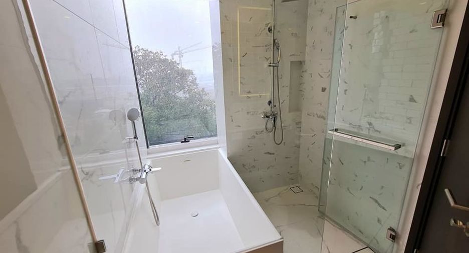 For rent 2 ベッドルーム condo in Khlong Toei, Bangkok