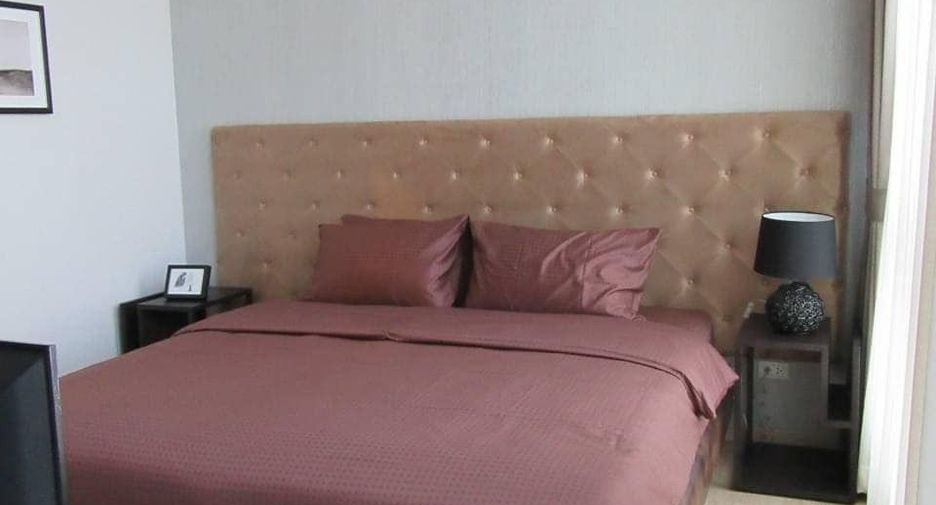 For rent 4 bed condo in Watthana, Bangkok