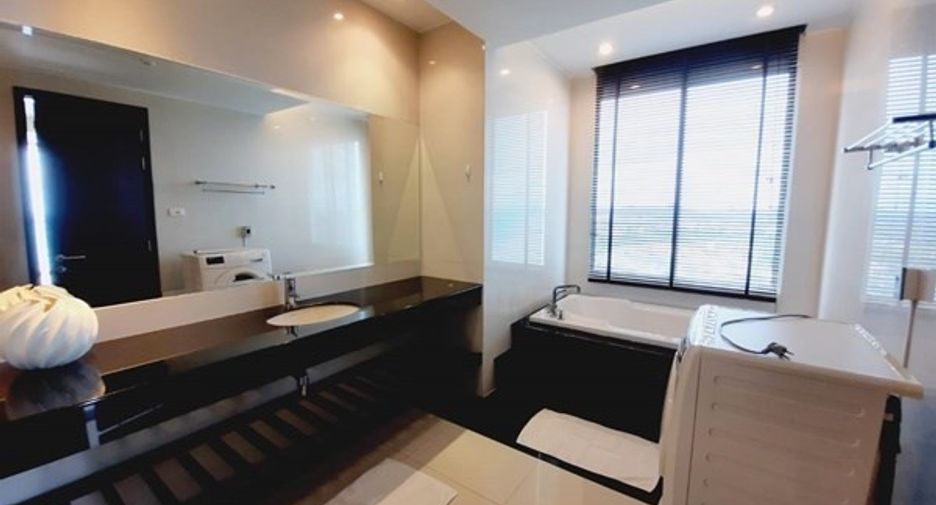 For sale 2 bedrooms condo in Jomtien, Pattaya