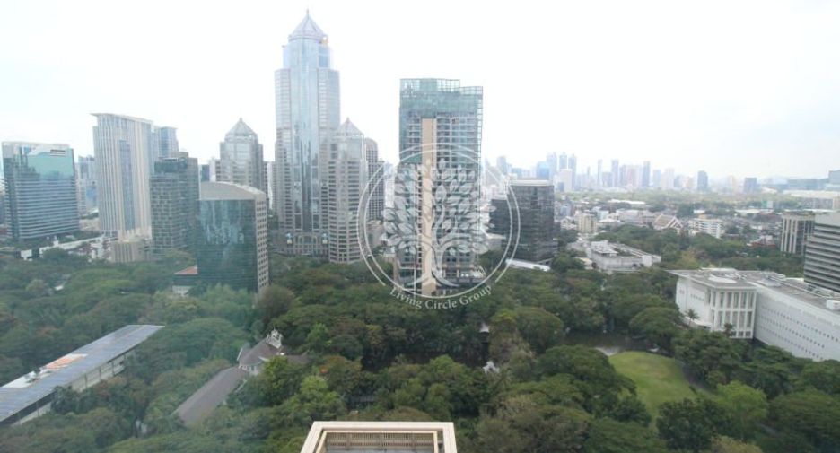 For rent 2 bedrooms condo in Pathum Wan, Bangkok