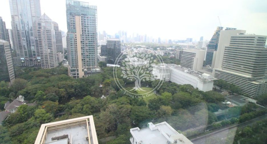 For rent 2 bedrooms condo in Pathum Wan, Bangkok
