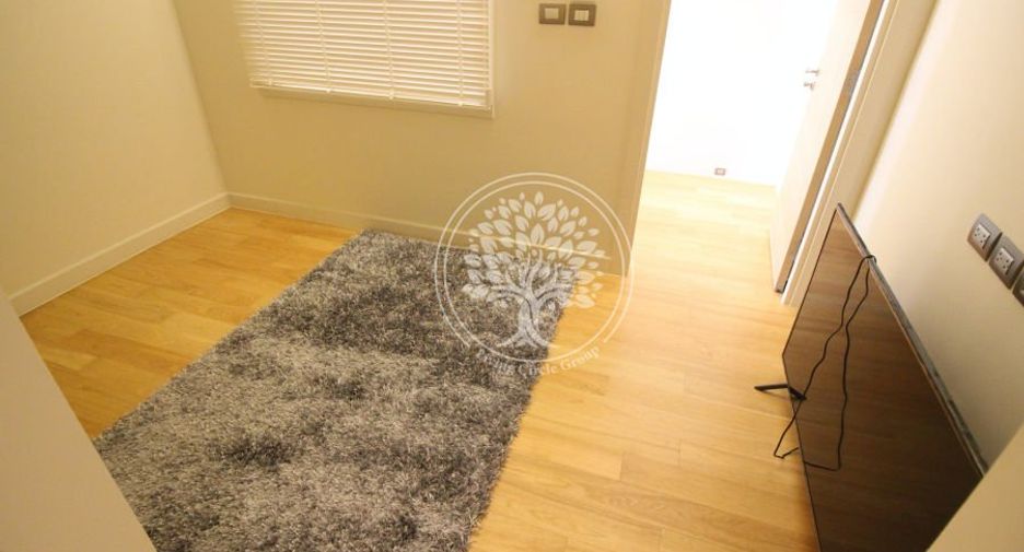 For rent 2 bedrooms condo in Pathum Wan, Bangkok