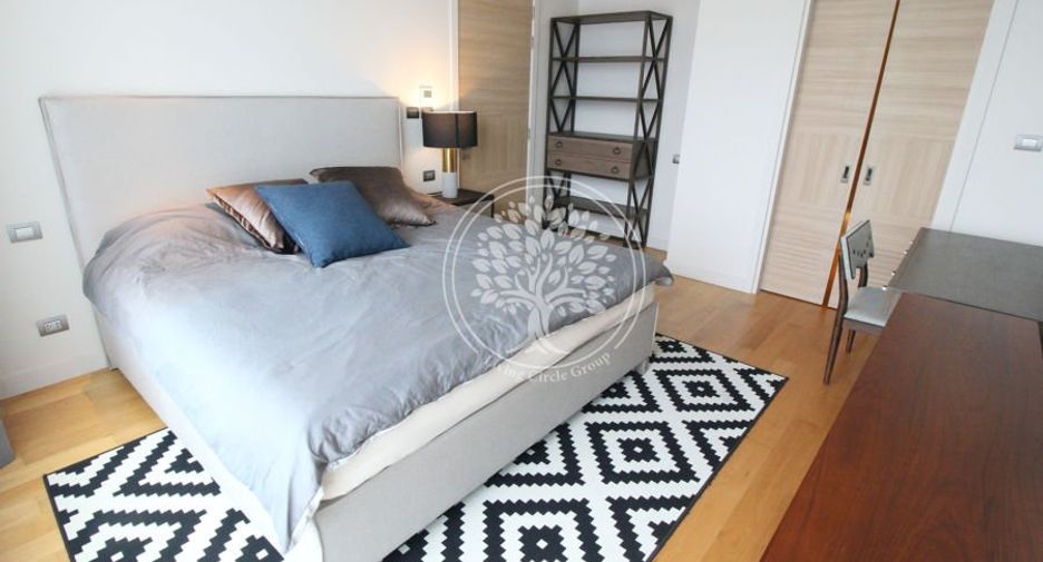 For rent 2 bedrooms condo in Pathum Wan, Bangkok