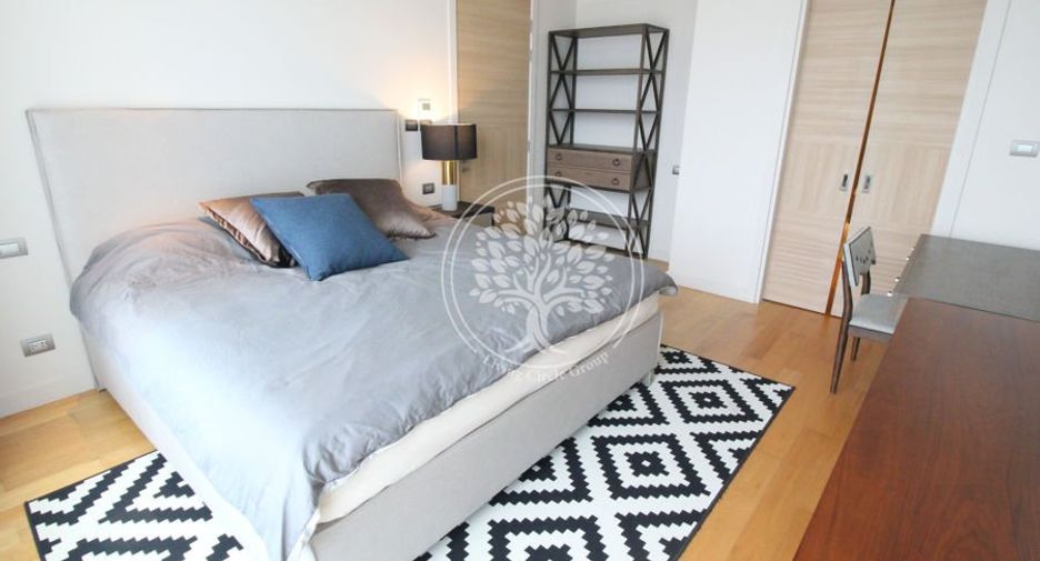 For rent 2 bedrooms condo in Pathum Wan, Bangkok