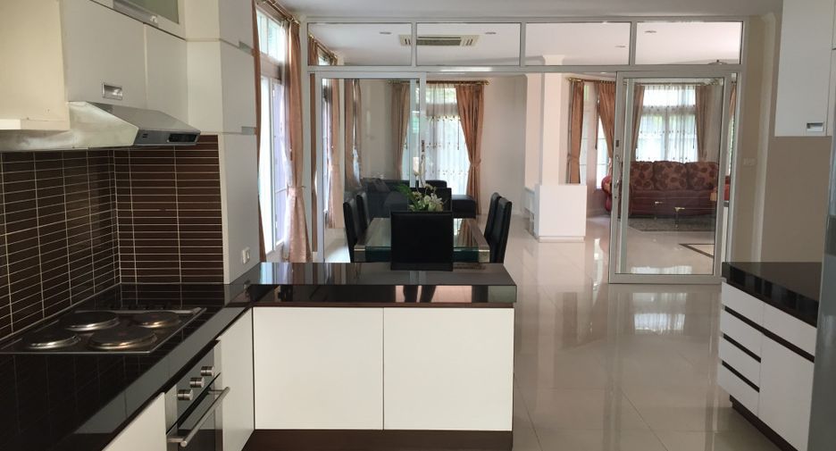 For sale そして for rent 3 Beds house in Lat Phrao, Bangkok