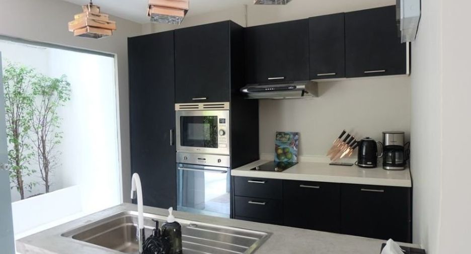 For rent 4 ベッドルーム house in Phra Nakhon, Bangkok
